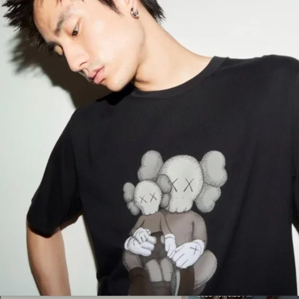 KAWS x Uniqlo UT Graphic Tee Size 13 Black Streetwear Art Shirt Companion